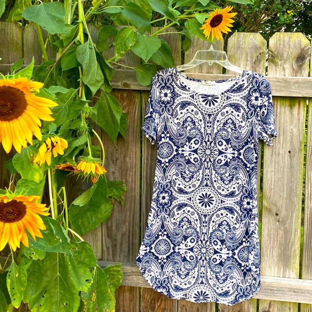 Soft tunic dress , lovely navy & cream pattern, Junior size M
